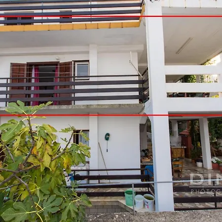 A1 - Large Apt With Big Terrace Balcony & Sea View דירה *